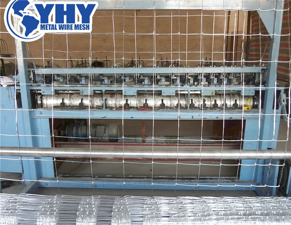 1.55m Height Galvanized 150mm Vertical Wire Distance 150m long galvanized hinge joint cattle fence