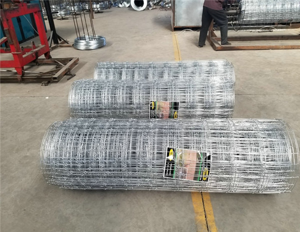 1.9m Height Galvanized 30cm Vertical Wire Distance 150m long fixed knot fence 