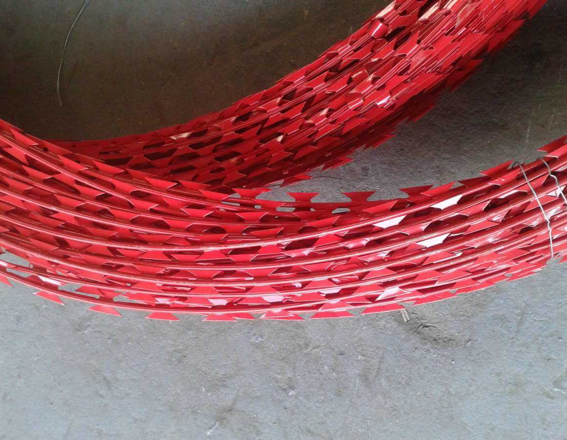 Color Powder Painted BTO-22 Concertina Razor Wire