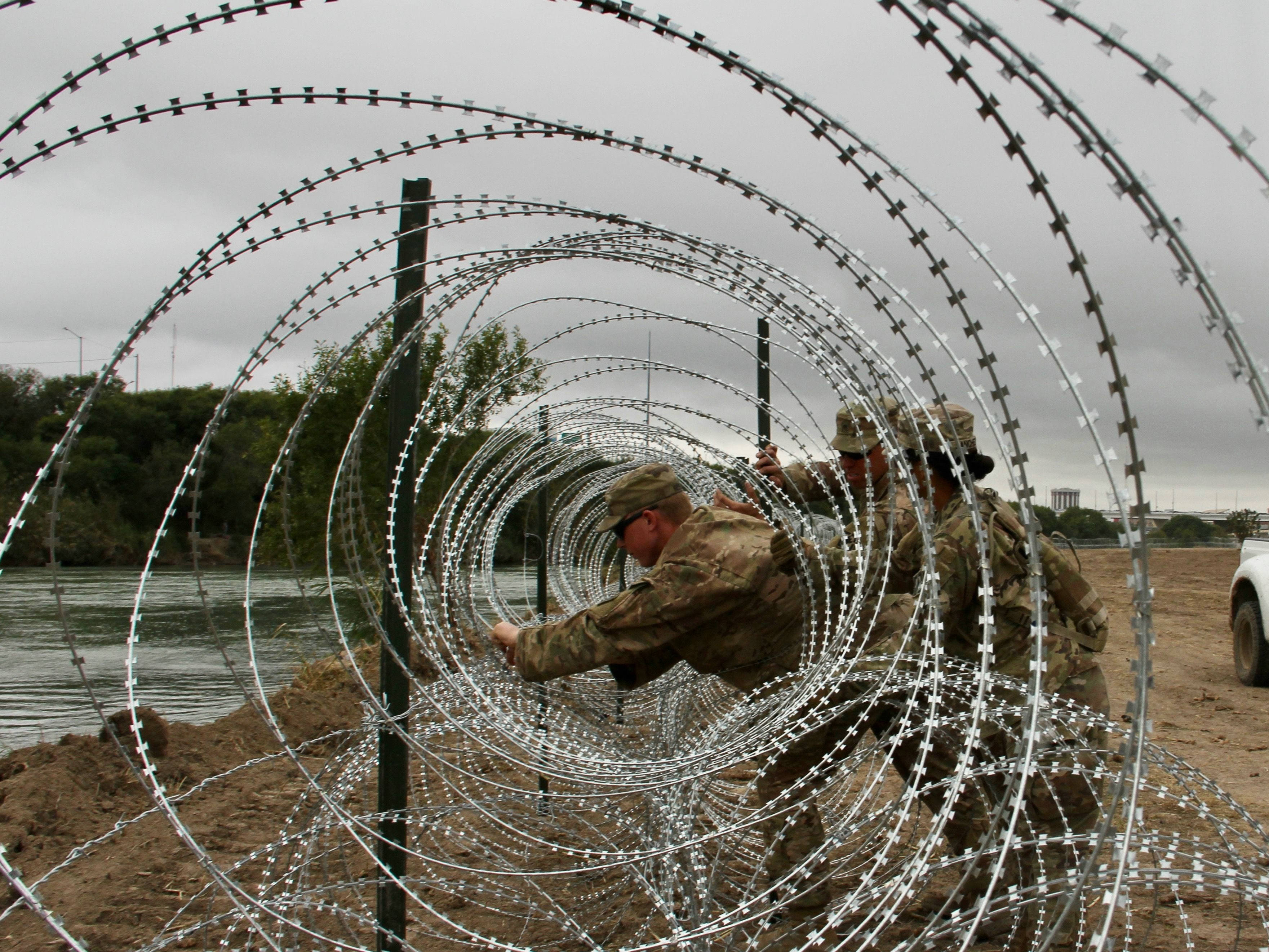 Anti Climb Iron Fence BTO-10 Concertina Razor Barbed Wire 