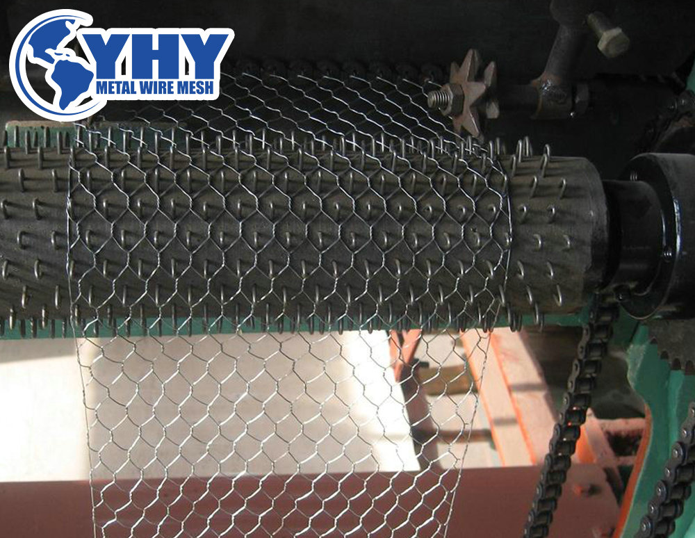 12 gauge Heavy zinc coated Hexagonal fish wire mesh 1 1/2