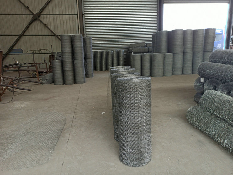 Hot-dip galvanized hexagonal net with 38mm mesh diameter and 1.6mm wire diameter 