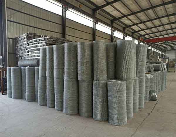 Exported to New Zealand market 1.22m wide and 50m long hot-dip galvanized hexagonal wire mesh 