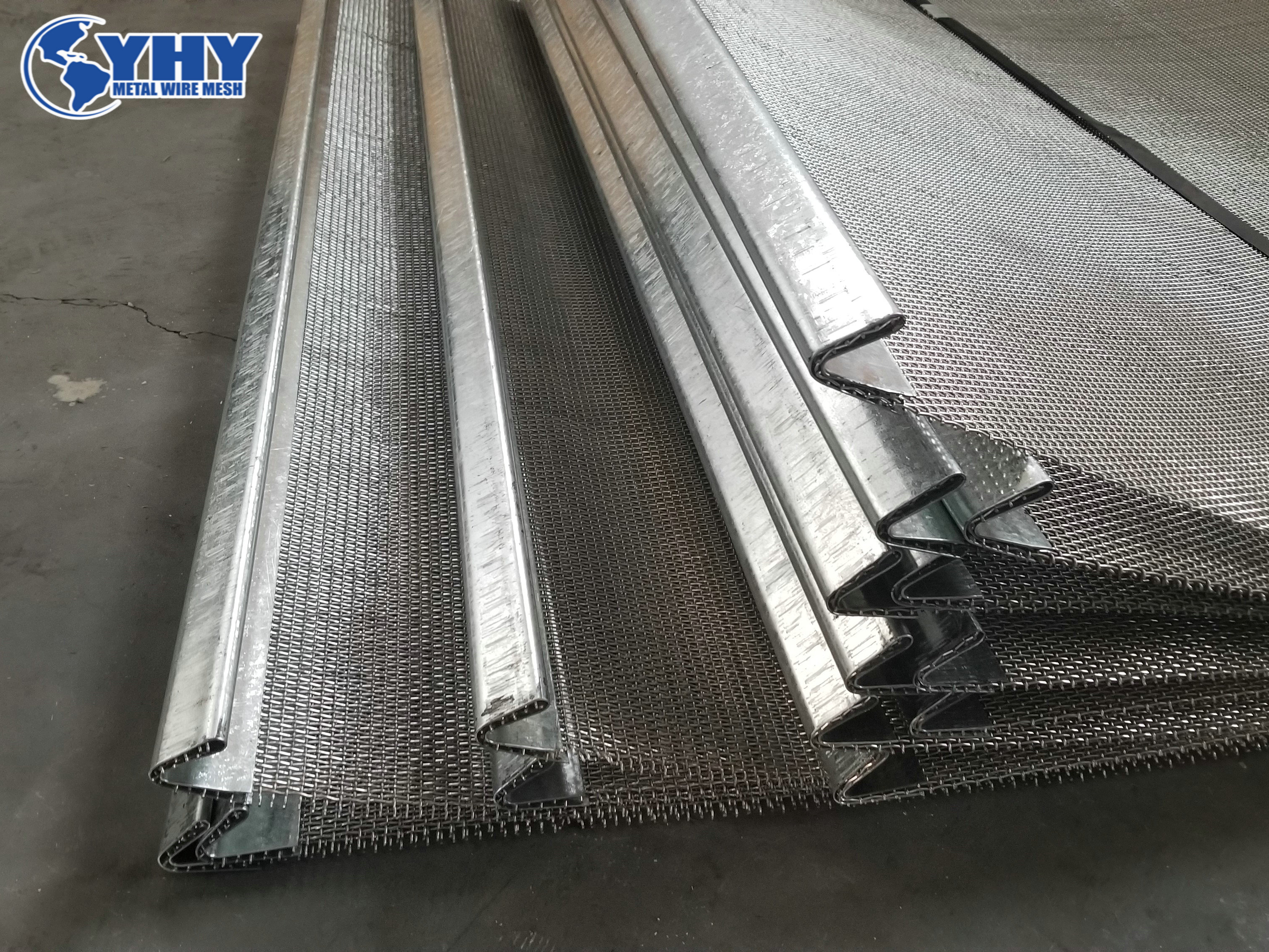  Crimped Mining Screen Mesh Sheet For Vibrating Machine With Hook / Reinforcing Edges