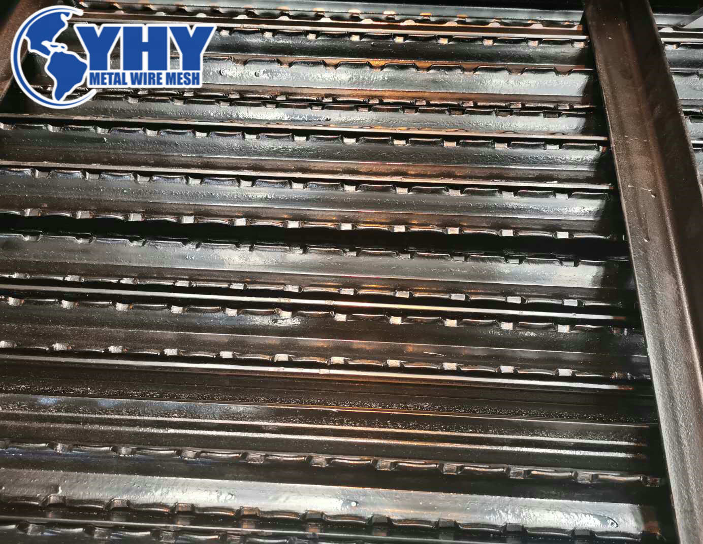 China Supplier Wholesale Metal Grassland Y Post with teeth 