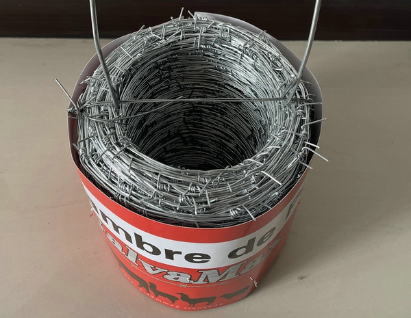 Factory direct sales of 200m long hot-dip galvanized barbed wire, suitable for the South American market