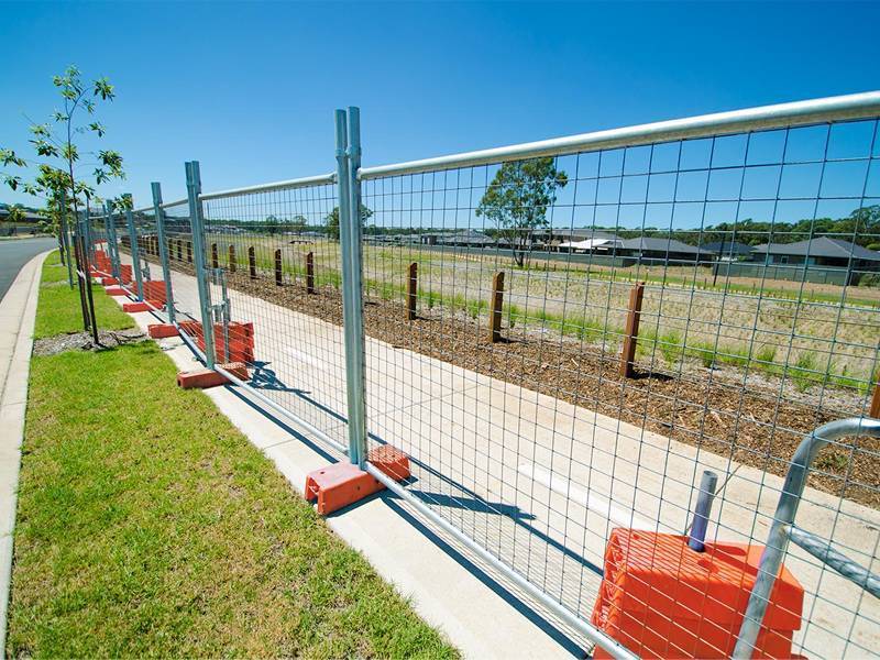 Temporary fencing for road
