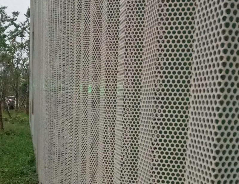 Advantages and application of the perforated mesh speaker grill