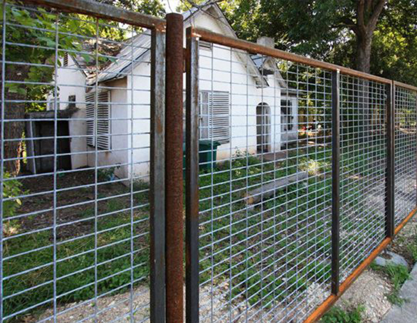 Galvanized welded wire mesh fence