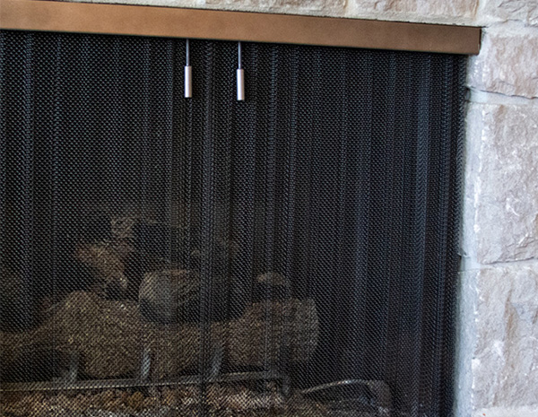 Fireplace mesh curtain