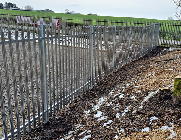 How to maintain zinc steel guardrail?