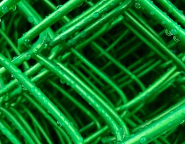 What are the uses of plastic coated chain link fence