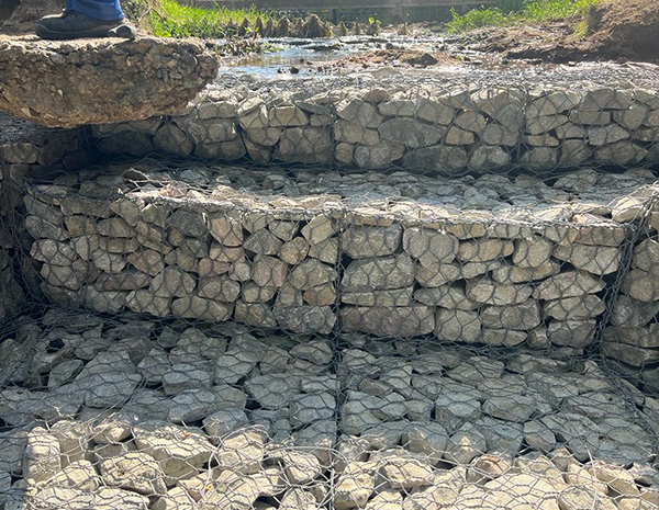 What are the uses of river gabion mesh