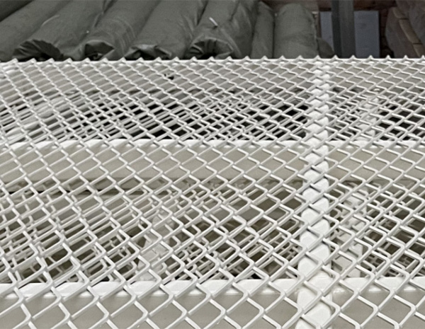 What determines the price of expanded metal