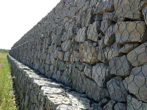 What are the advantages of gabion mesh compared with traditional slope protection and embankment protection methods?