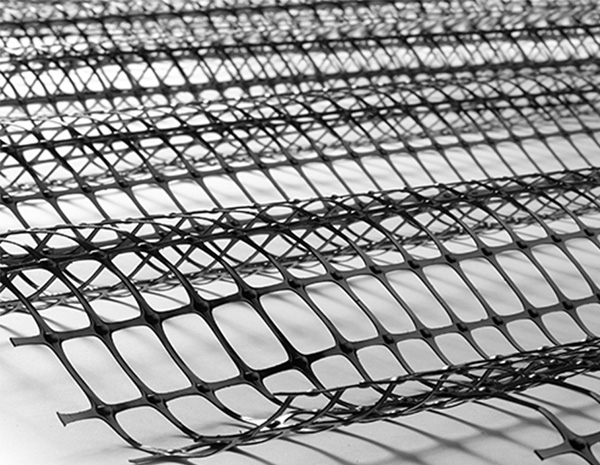 What is the main function of geogrid?