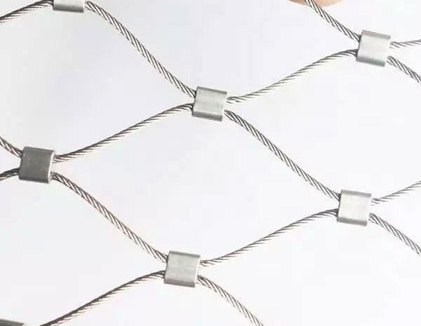 Why does the stainless steel wire rope mesh turn black