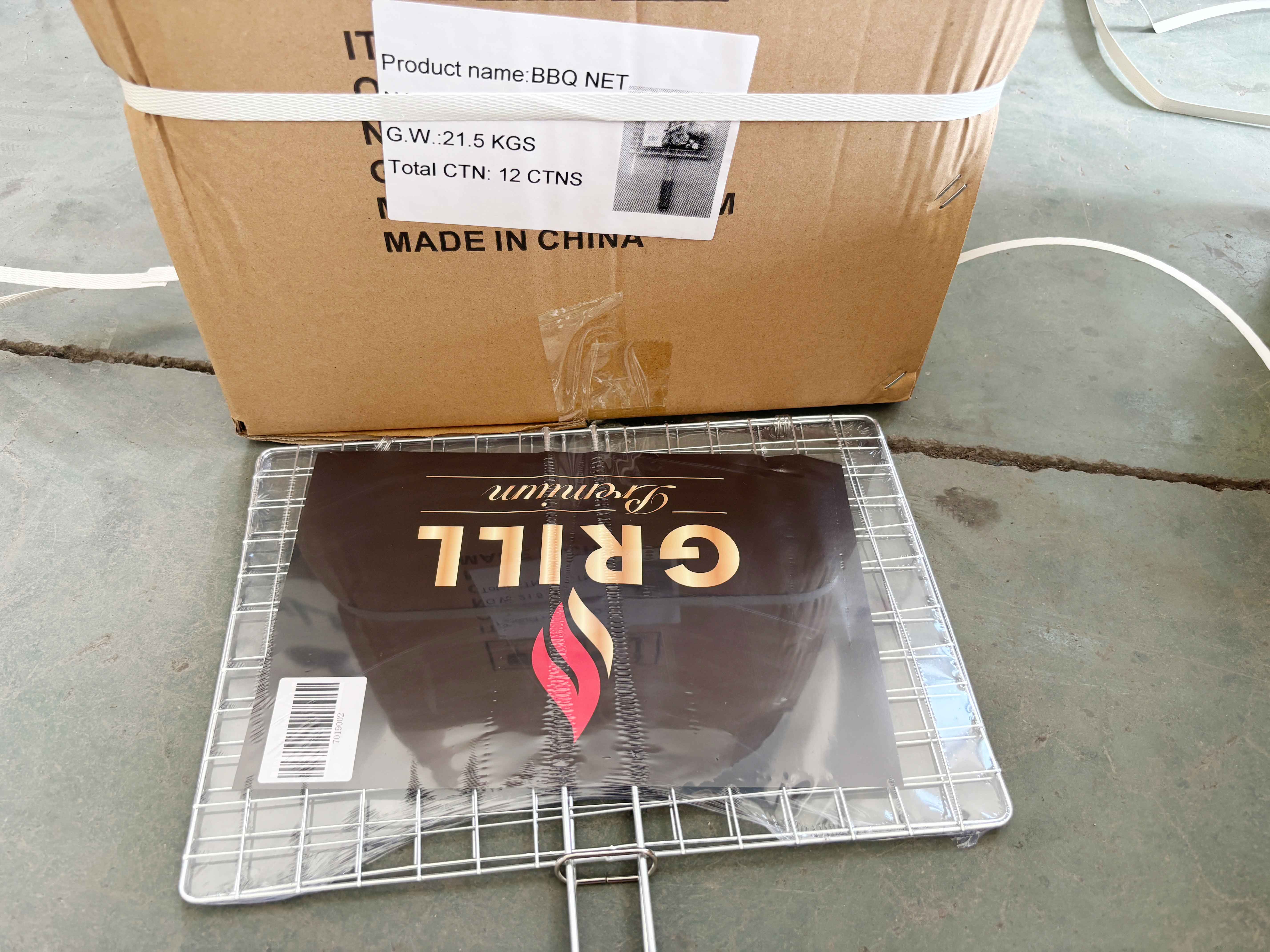 Food Grade Stainless Steel Barbecue Wire Mesh BBQ Grill with Handle