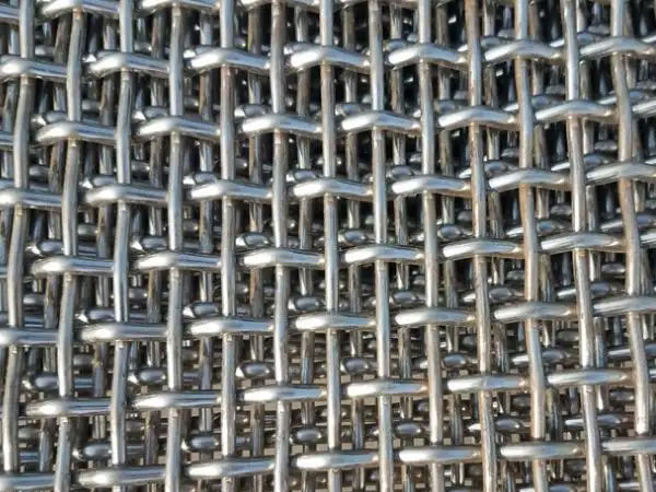 Advantages of using crimped wire mesh