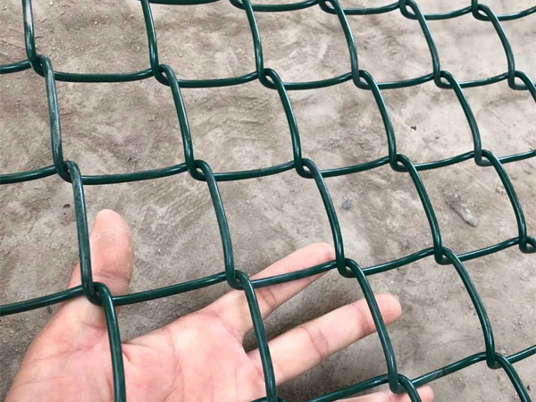 How to choose chain link fencing for aquaculture