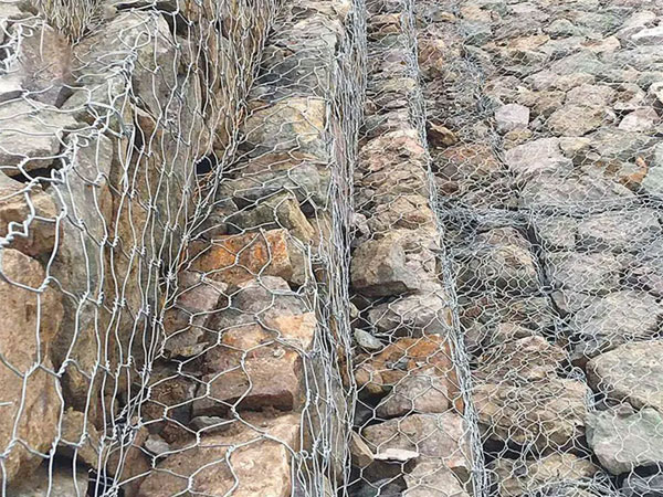 What factors should be considered before purchasing gabion mesh?