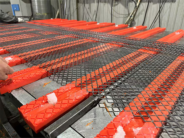 Anti-clogging screen mesh: solving the industry pain point of screen blinding.