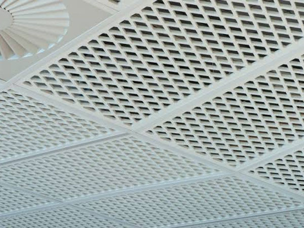 What kind of mesh should be chosen for a decorative suspended ceiling?